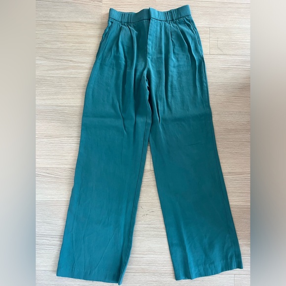 Zara pants. Green. Size small. Great condition. - Picture 2 of 4
